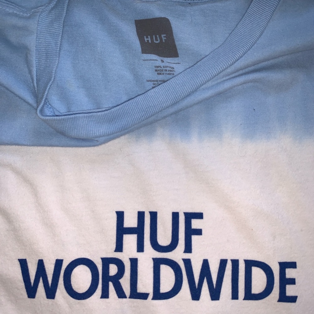 ‘HUF worldwide’ t-shirt